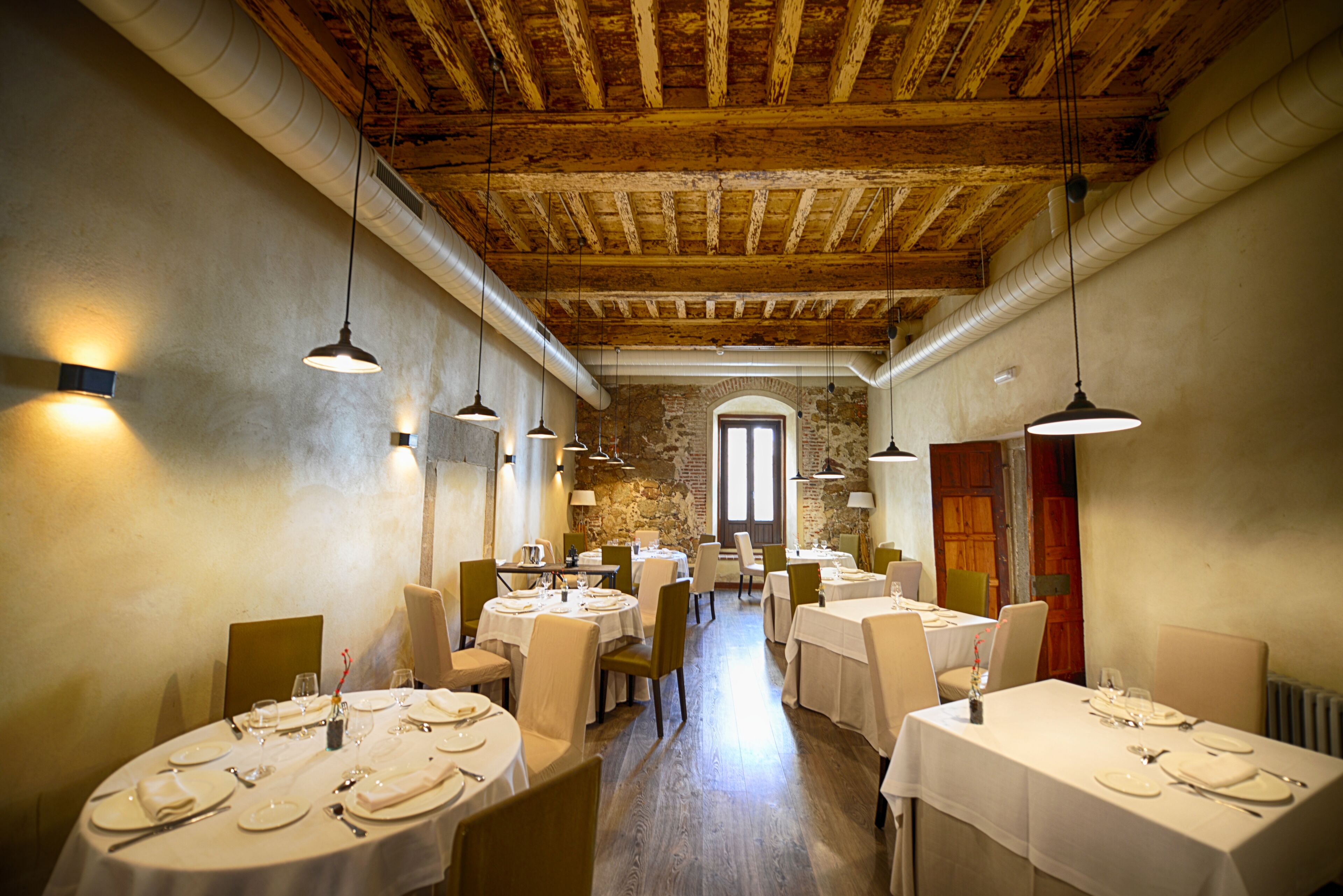 breakfast, lunch, dinner served; mediterranean cuisine