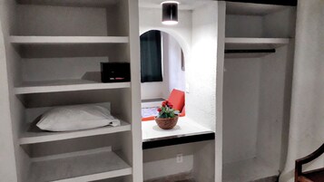 1 habitación y caja de seguridad en la habitación