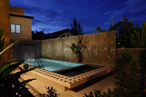 Kolam renang outdoor