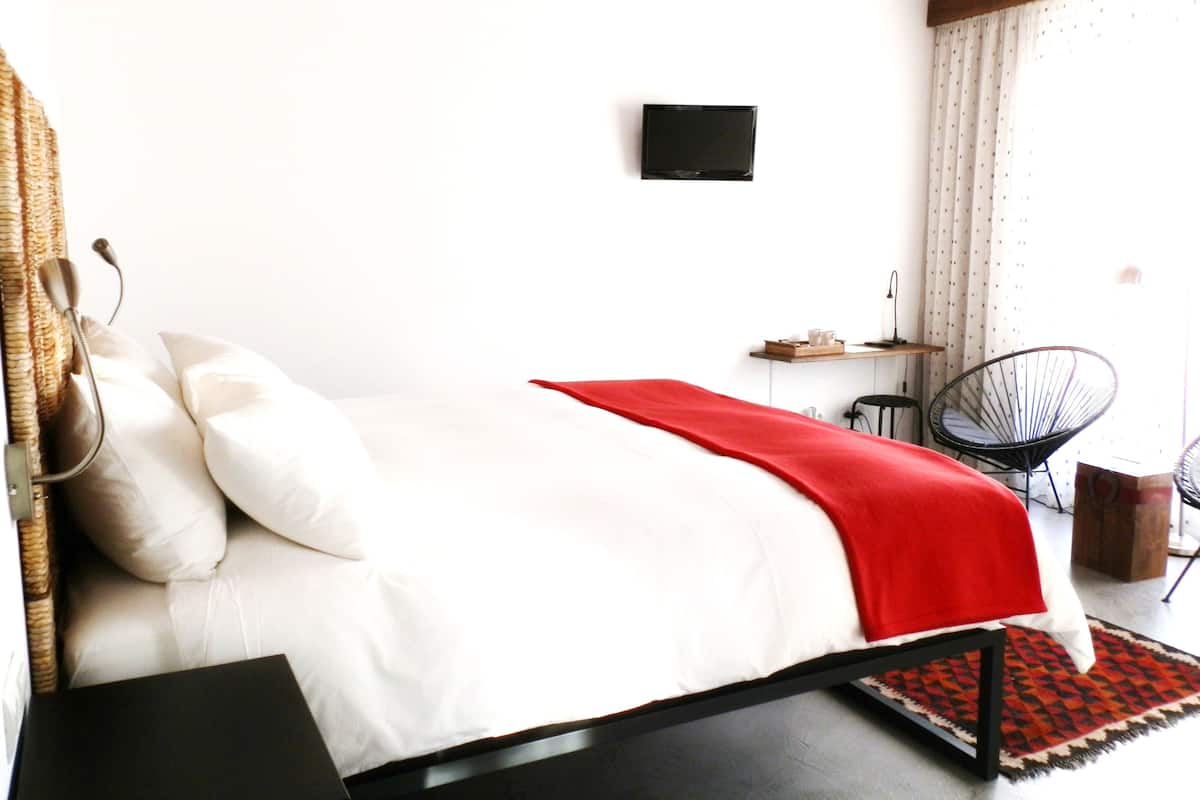 In-room safe, desk, rollaway beds, free WiFi