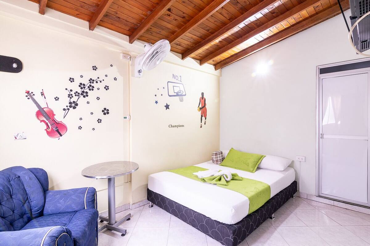 Habitación ejecutiva | Tabla de planchar con plancha y wifi gratis