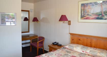 Maples Motel