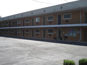 Exterior - Travel Inn & Suites (Lakehurst)