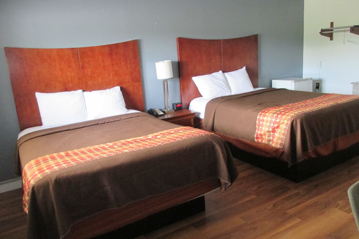 Classic Room, 2 Double Beds | Free WiFi