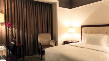 Egyptian cotton sheets, premium bedding, pillow-top beds, in-room safe