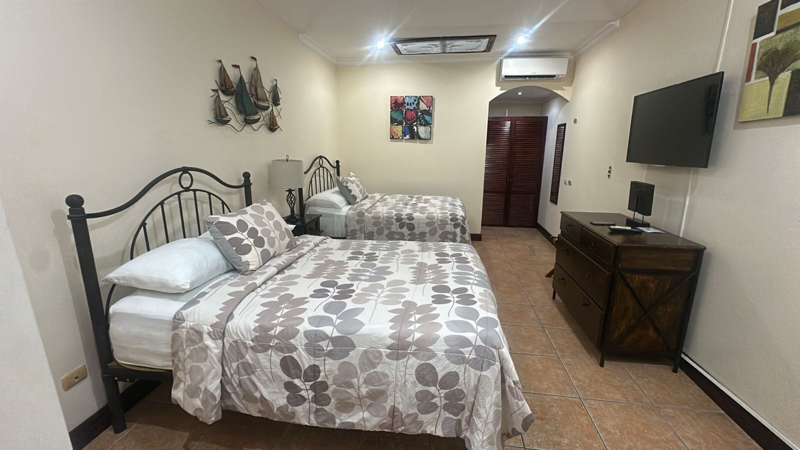Standard Room, 1 Bedroom | Premium bedding, down comforters, in-room safe, individually decorated
