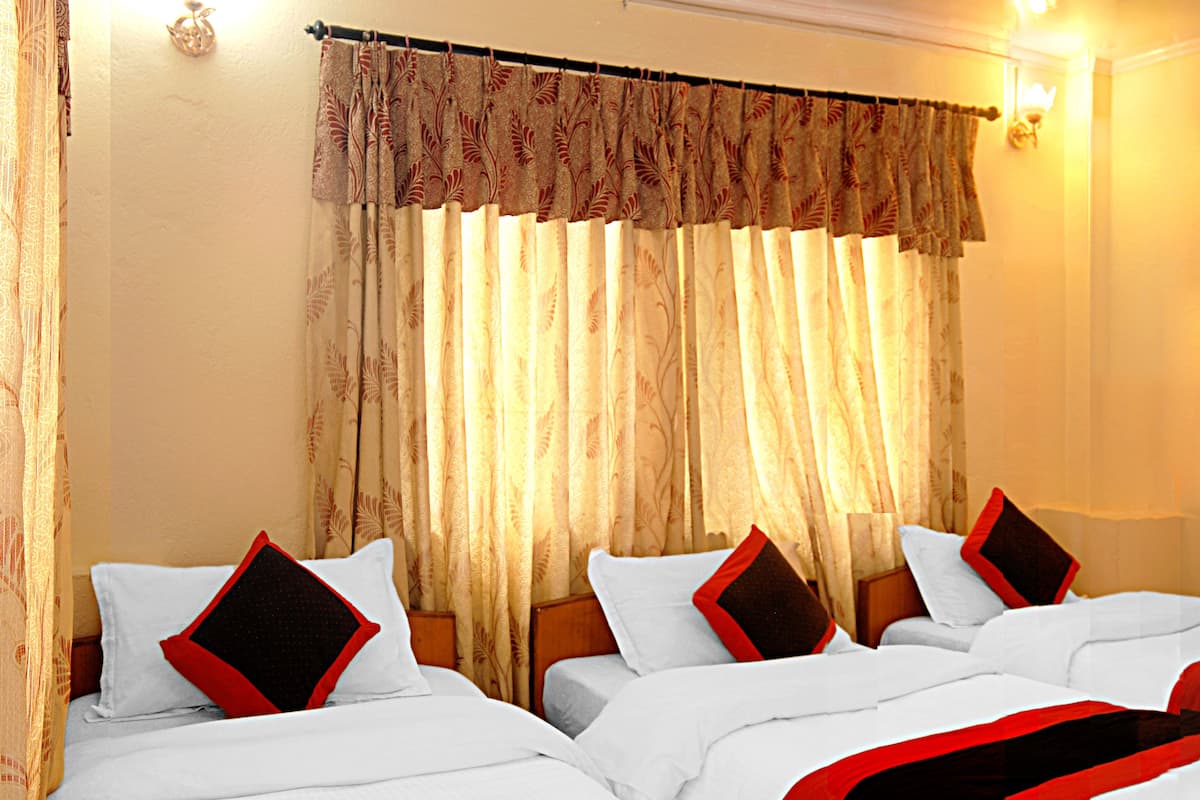 In-room safe, desk, soundproofing, free WiFi