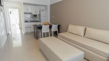 Senior Suite | In-room safe, individually furnished, soundproofing, free WiFi