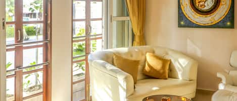 スーペリア ルーム | リビング エリア | テレビ