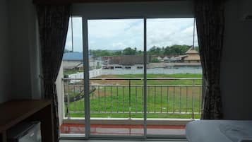 Deluxe Twin Room | Balcony