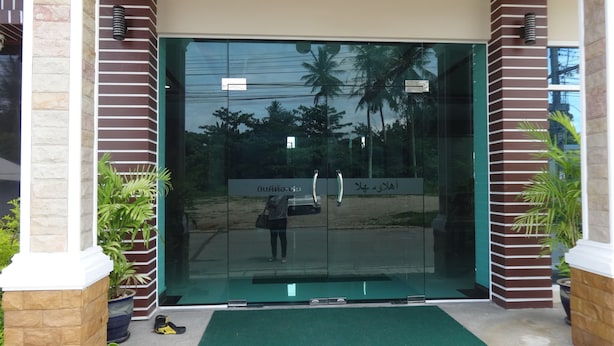 Property entrance - Al Ameen Hotel (Krabi)
