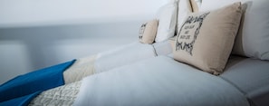 Estúdio | Roupas de cama premium, cofres nos quartos, berços grátis