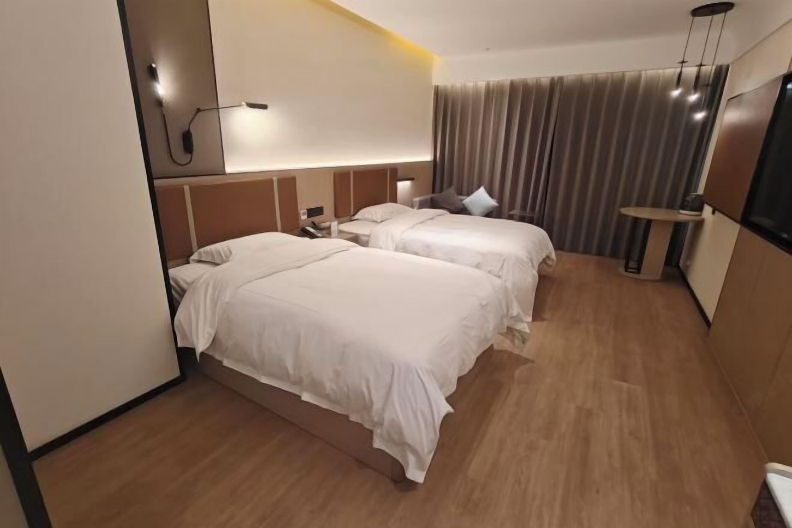 Minibar y caja de seguridad en la habitación 