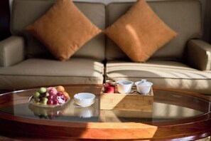 Minibar, in-room safe, iron/ironing board, cots/infant beds - Phoenix International Hotel (Dazhou)