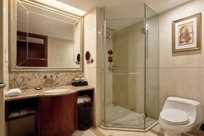 Minibar, Zimmersafe, Bügeleisen/Bügelbrett, Babybetten