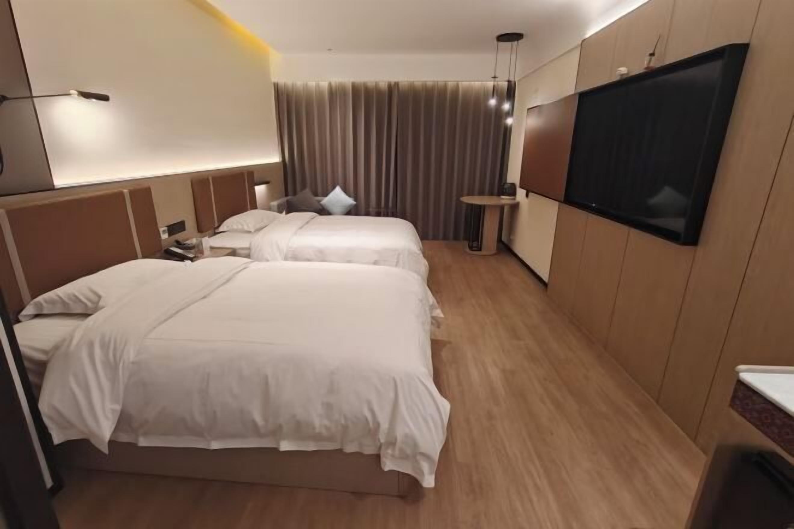 Minibar, in-room safe, iron/ironing board, cots/infant beds