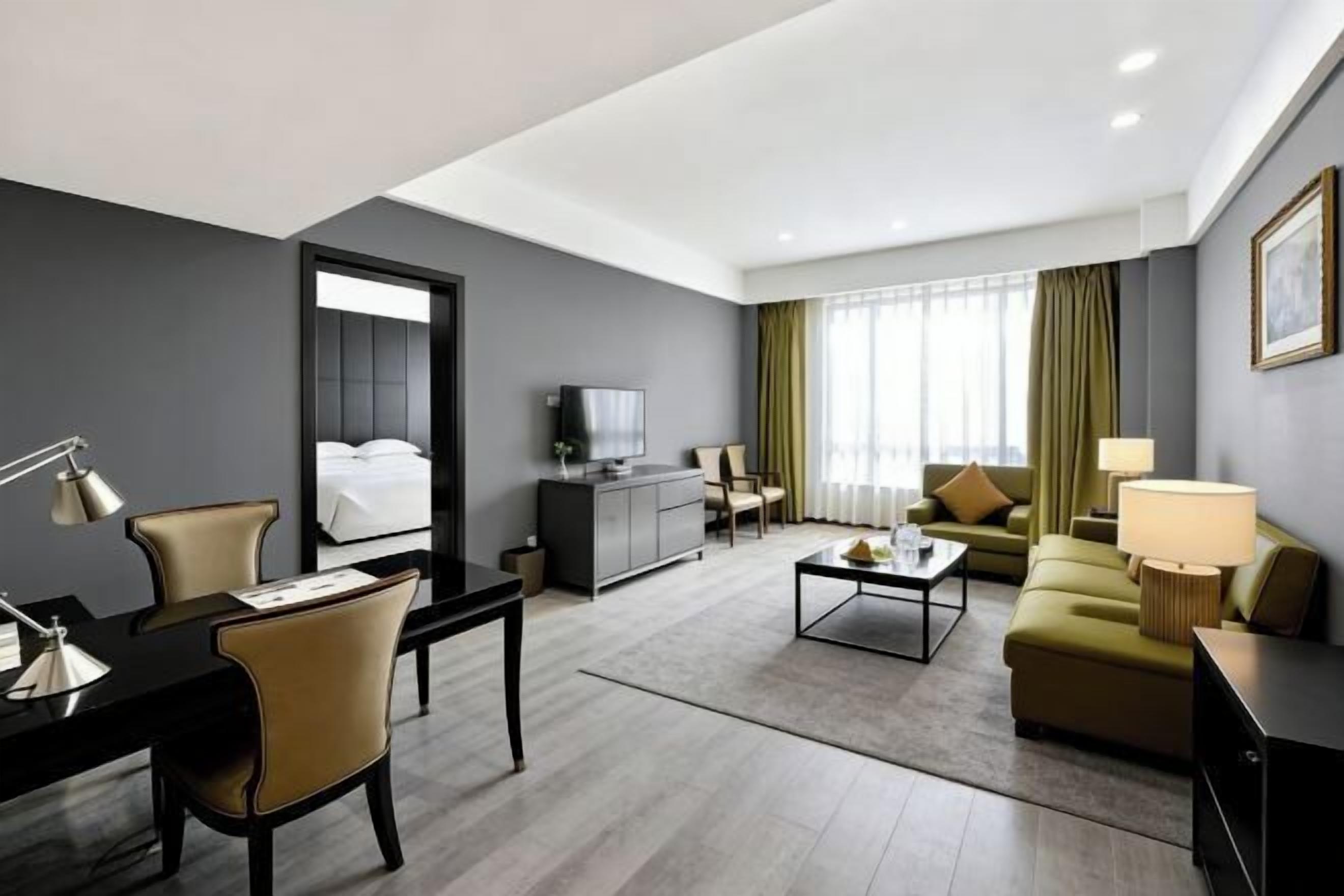 Minibar, in-room safe, iron/ironing board, cots/infant beds