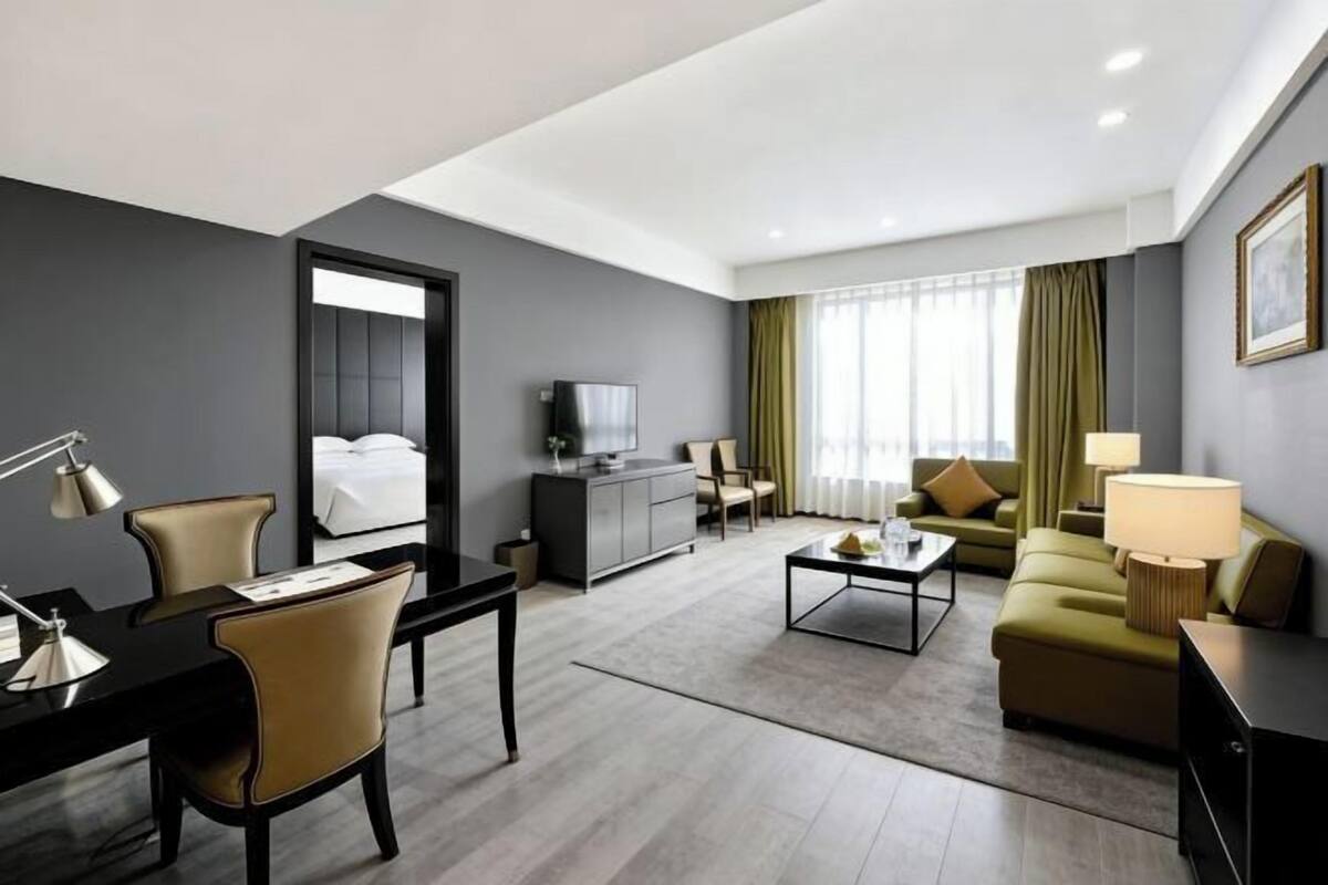 Minibar, in-room safe, iron/ironing board, cribs/infant beds