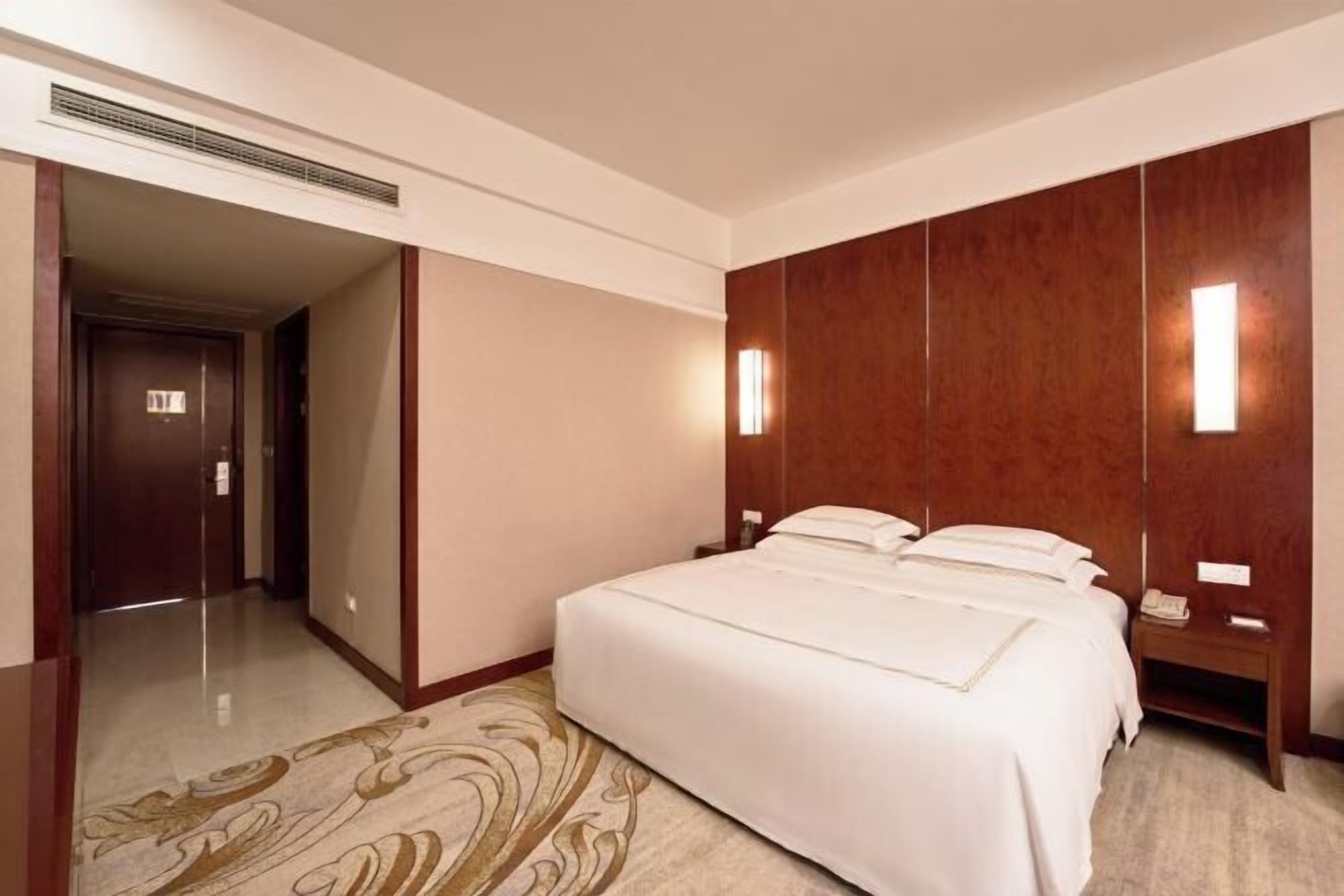 Minibar, in-room safe, iron/ironing board, cots/infant beds