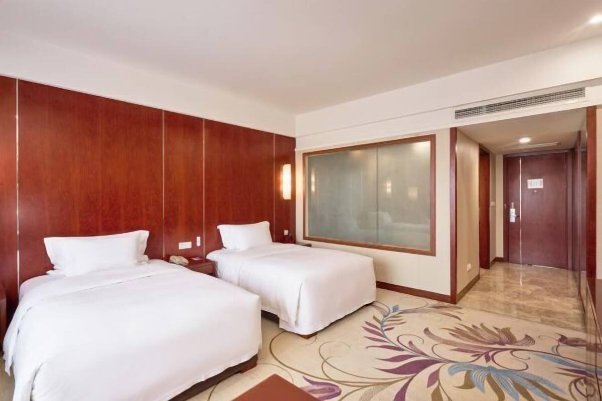 Minibar, in-room safe, iron/ironing board, cribs/infant beds