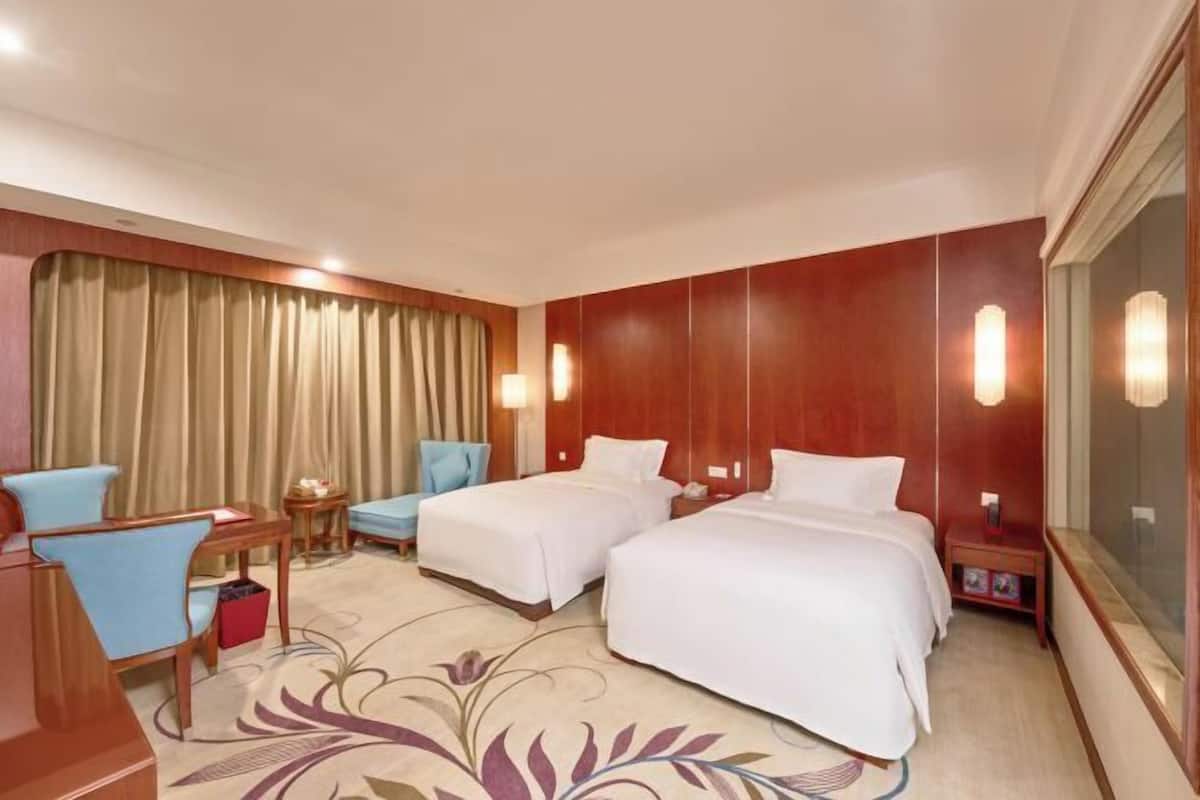 Minibar, in-room safe, iron/ironing board, cribs/infant beds