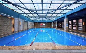 Una piscina techada