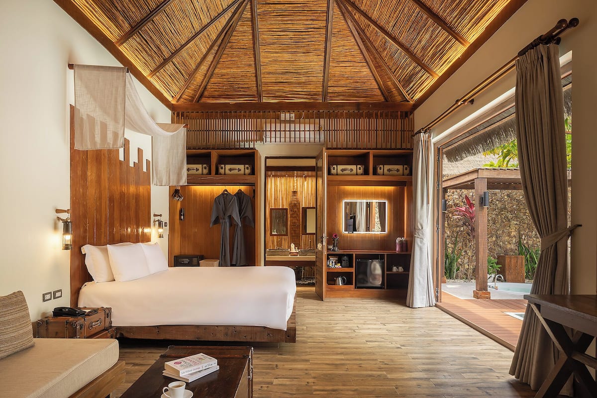 pool villa jacuzzi (24 hours use of room) | free minibar items, in-room safe, desk, blackout curtains