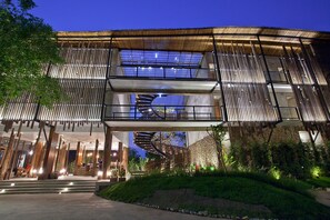 Front of property – evening/night - U Pattaya (Sattahip)