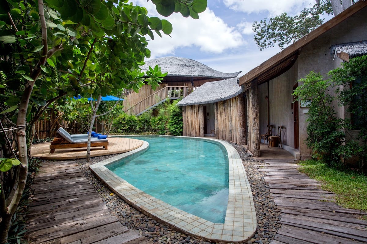 Pool Access Villa (24-Hours Use of Room) | Artículos del minibar gratis y caja de seguridad en la habitación