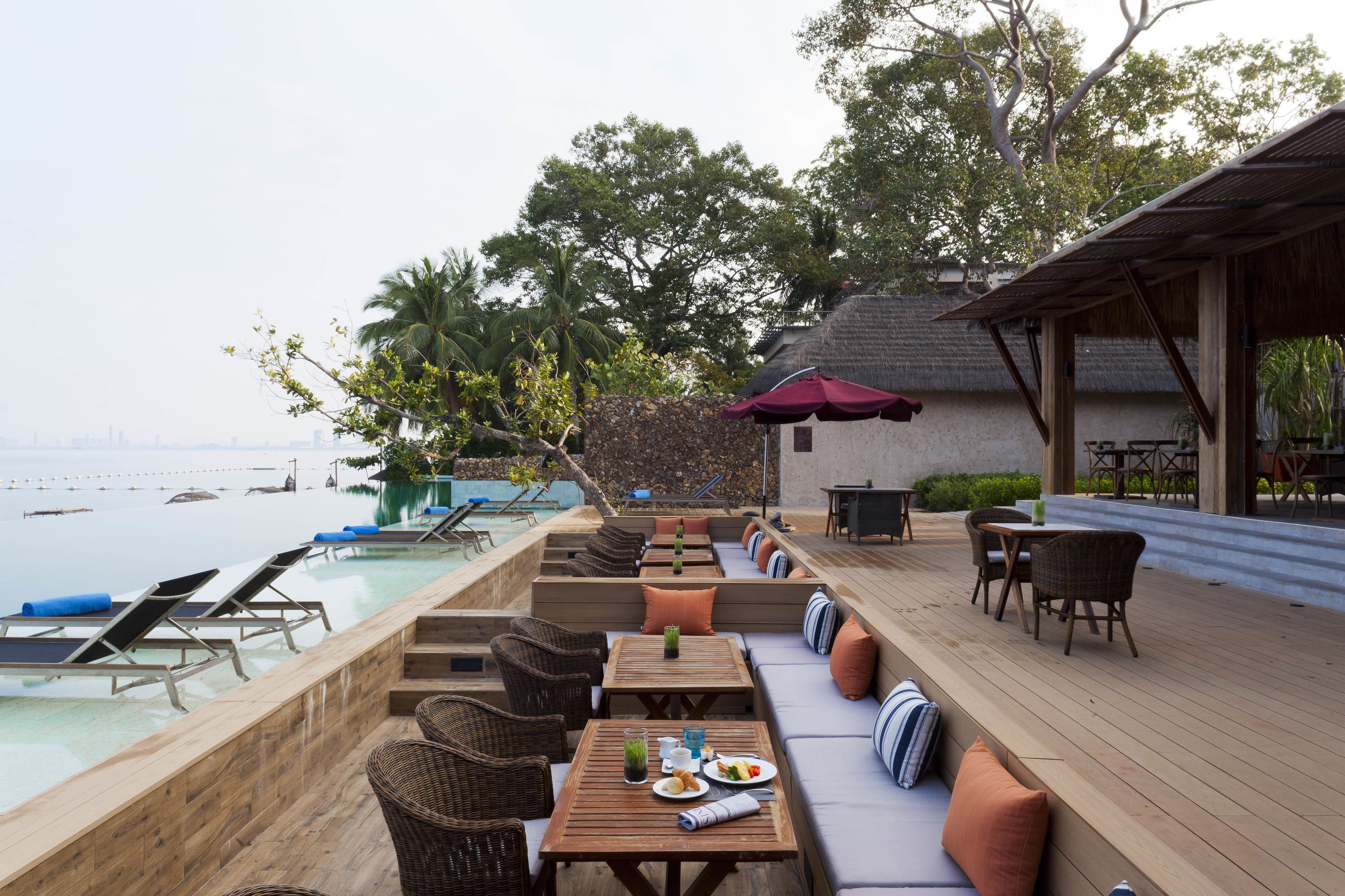 Breakfast, lunch, dinner served; French cuisine, beach views 