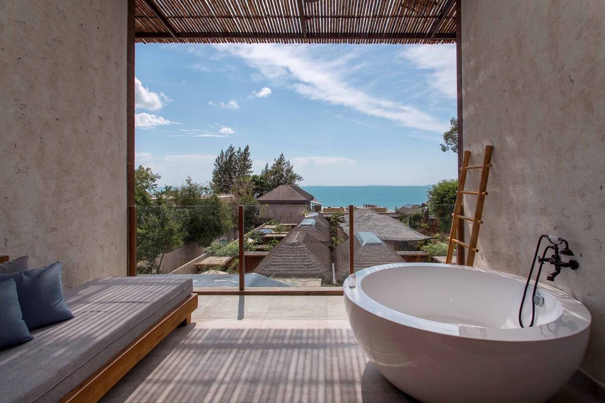 deluxe seaview jacuzzi (24 hours use of room) | view from room