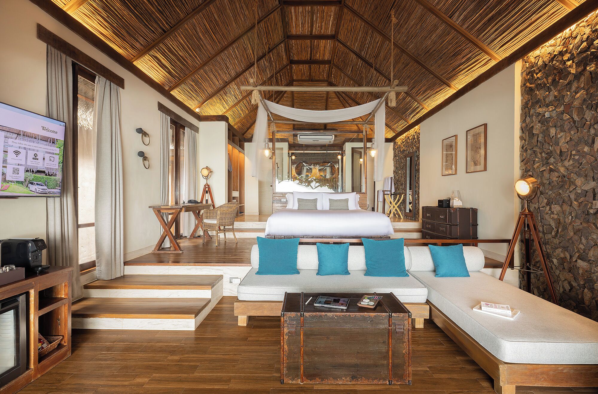 Beachfront Pool Villa Jacuzzi (24 Hours Use of Room)