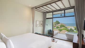 Deluxe Seaview Jacuzzi (24 Hours Use of Room) | Free minibar items, in-room safe, desk, blackout curtains