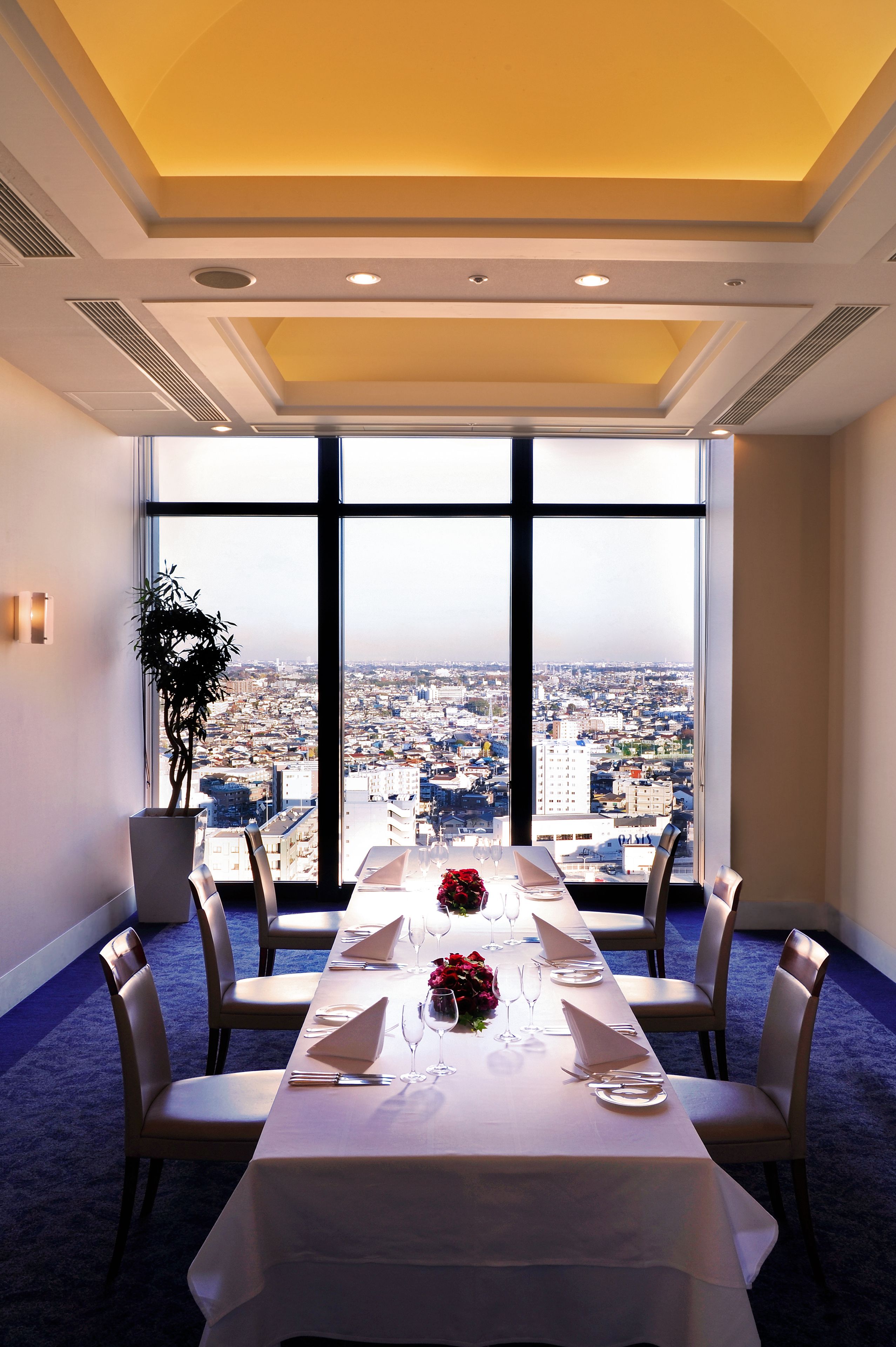 5 restaurants, lunch, dinner served; japanese cuisine