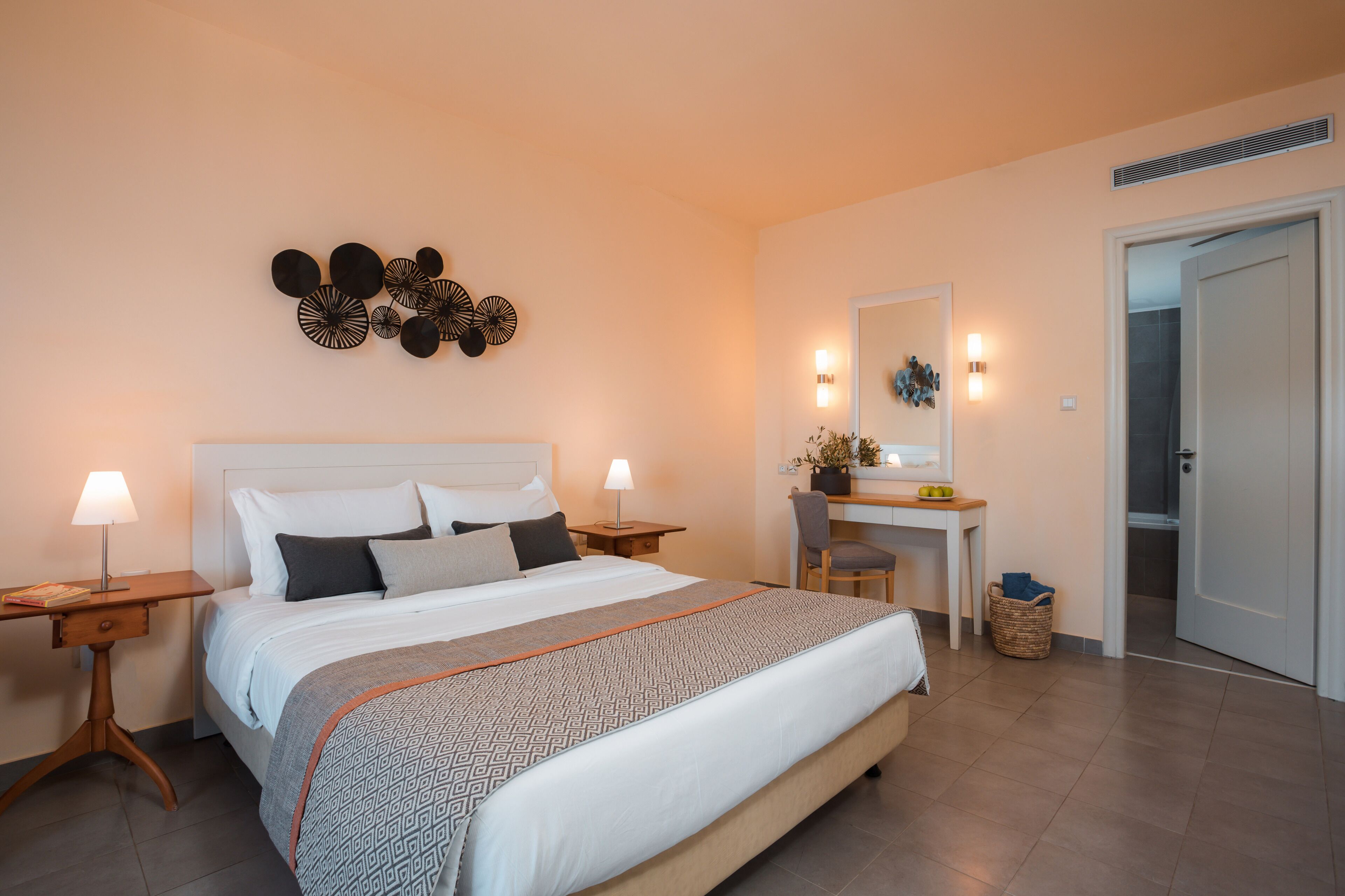 suite | minibar, in-room safe, soundproofing, free cots/infant beds