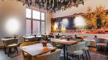 Dagelijks ontbijtbuffet (EUR 25 per persoon)