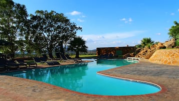 Outdoor pool, pool loungers