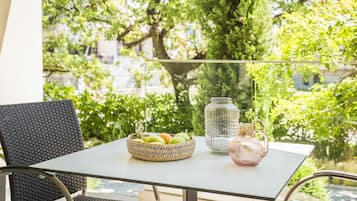 Classic Double Room, Balcony, Garden View | Balcony