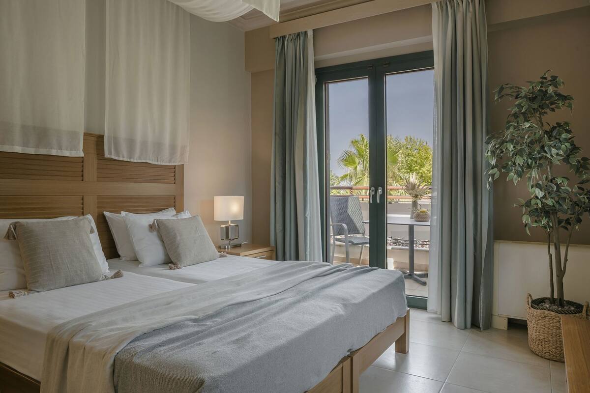 In-room safe, desk, laptop workspace, blackout curtains