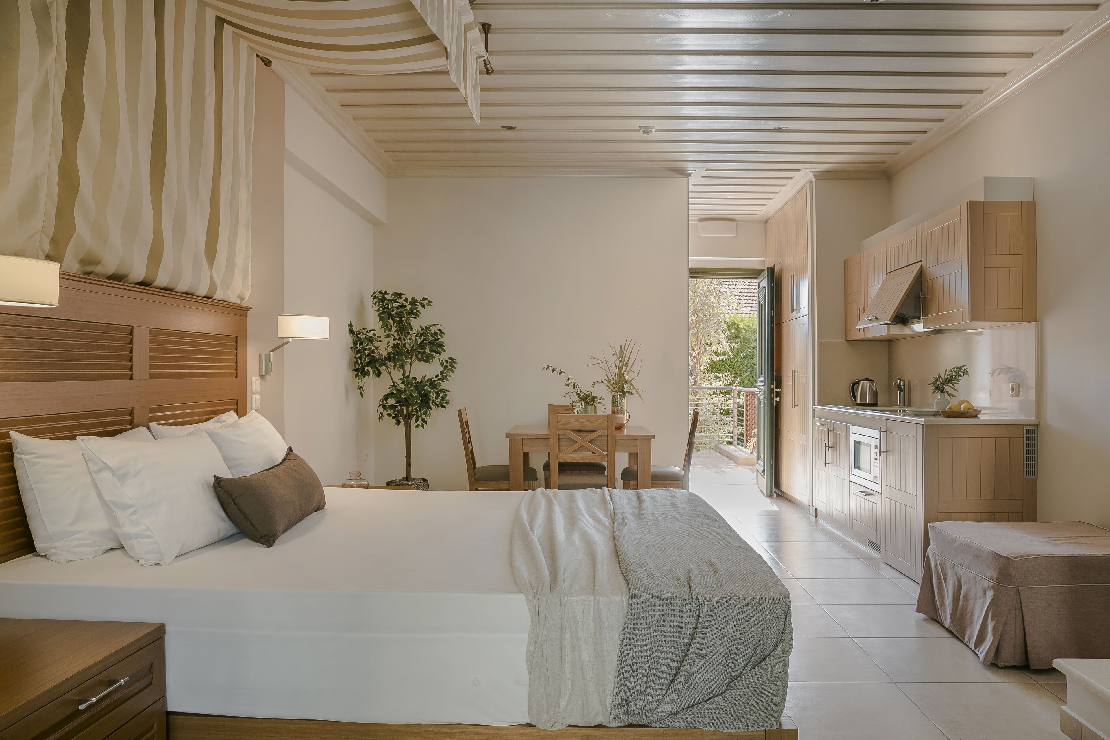 In-room safe, desk, laptop workspace, blackout curtains