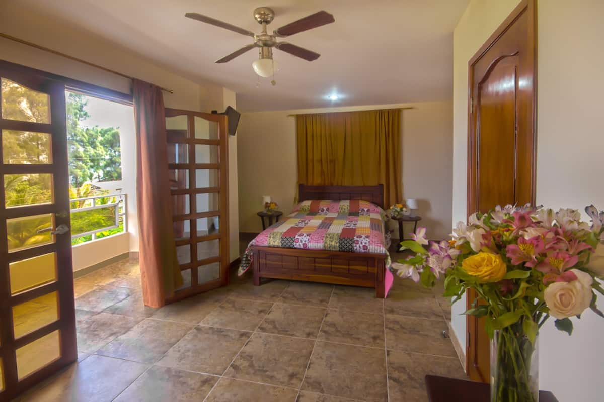 ห้องดีลักซ์, วิวทะเล | Wi-Fi ฟรี, ผ้าปูที่นอน