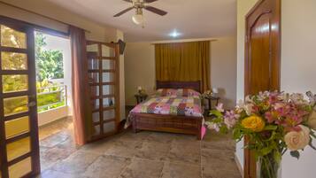 Habitación Deluxe, vista al océano | Wifi gratis y ropa de cama