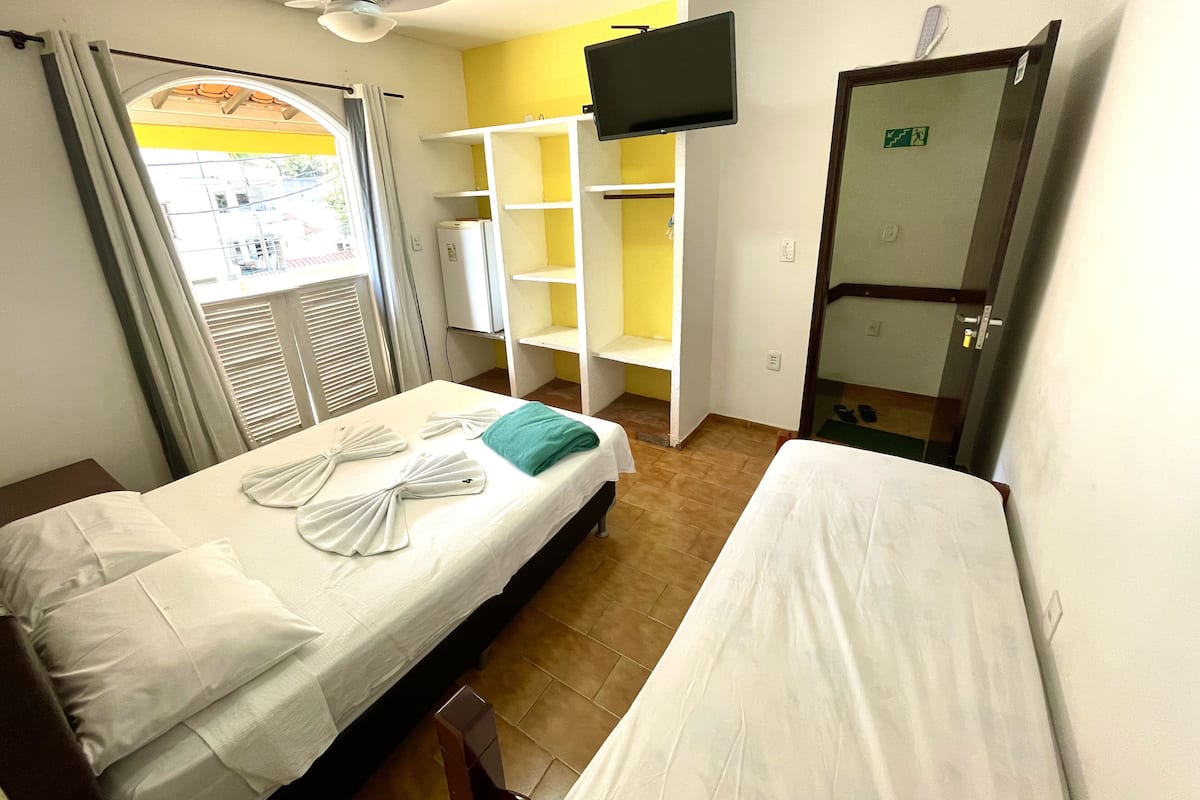 Standard Triple Room, 1 Bedroom, City View