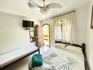 Chambre Triple Standard, 1 chambre, vue jardin | Wi-Fi gratuit, draps fournis