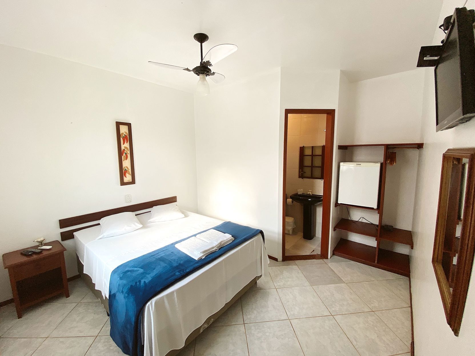 Minibar, free WiFi, bed sheets