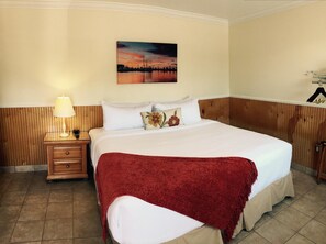 Habitación estándar, 1 cama King size | Ropa de cama de alta calidad, edredón y camas con pillow-top 