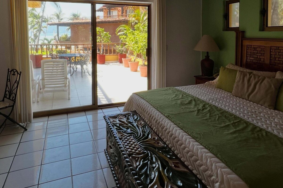 Family Penthouse | Minibar, in-room safe, WiFi (free), bed sheets