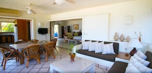 Villita | Área de sala de estar | Televisión de pantalla plana