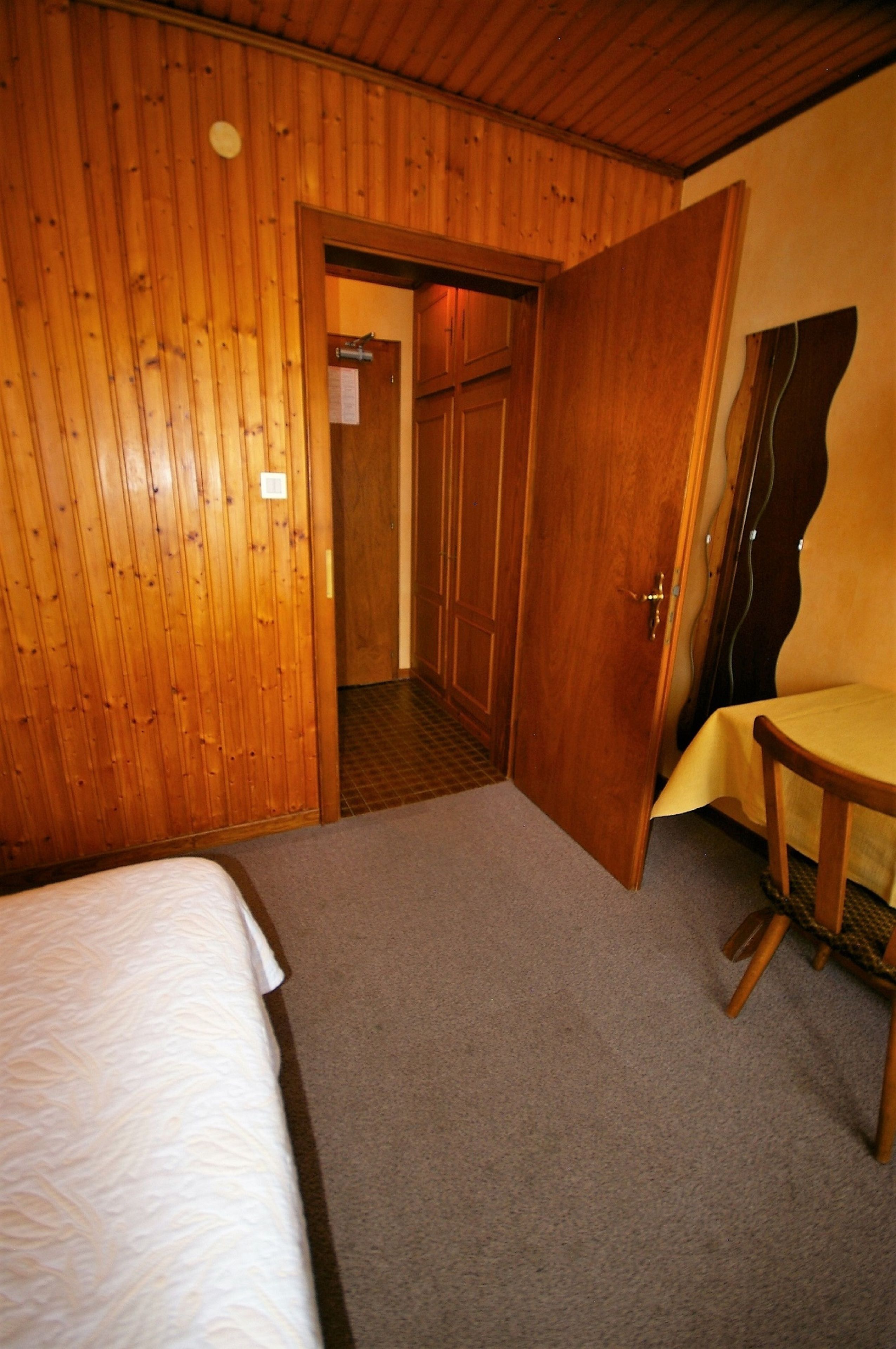 economy double room | premium bedding, desk, iron/ironing board, rollaway beds