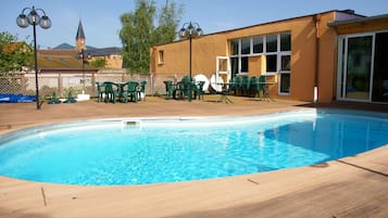 Seasonal outdoor pool